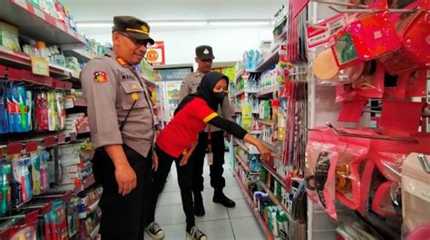 Aksi Pencurian Di Minimarket Juwiring Klaten Terekam CCTV Ini Ciri