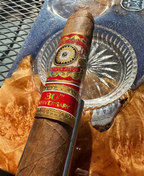 Perdomo Th Anniversary Sun Grown Cigar Review