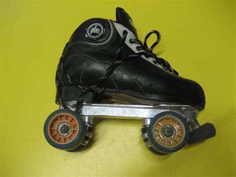 File:Roller-hockey-(Quad)-Skate.jpg - Wikimedia Commons