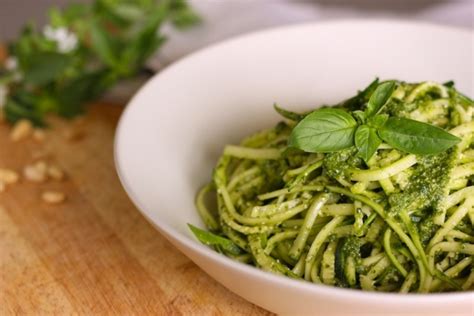 Receita De Macarr O De Abobrinha Ao Pesto Dr Cia