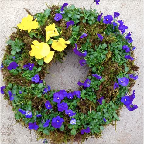 Living Pansy Wreath Workshop Sun River Gardens