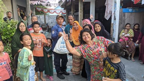 Tim Rescue Bpbd Sidoarjo Melakukan Evakuasi Ular Di Desa Tambaksumur