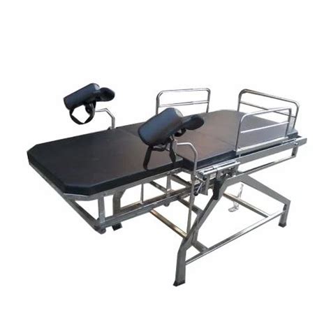 Accumax Two Section Labour Table At Rs In Ahmedabad Id