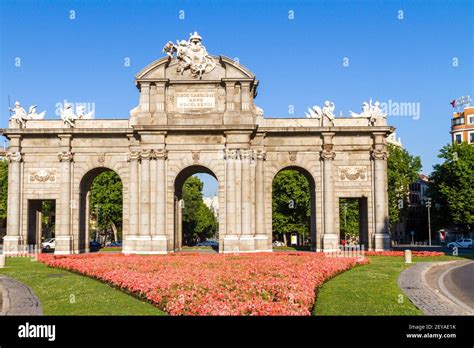 Madrid Spain Spanish Puerta De Alcala Plaza De La Independencia