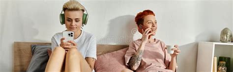 A Lesbian Couple With Short Hair Stock Image Image Of Bond Connection