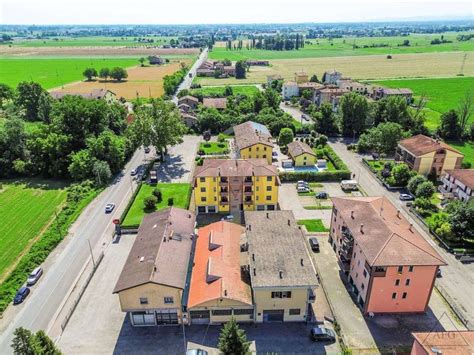 Vendita Appartamento In Via Giordano Bruno Reggio Emilia Buono