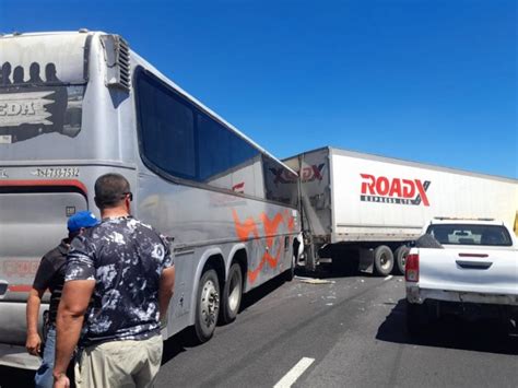 Accidente carretero en Poncitlán deja un muerto prensado