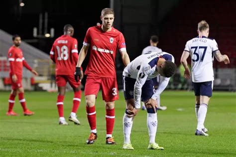 James Tavernier injury blow for Rangers as Ibrox skipper limps off in ...