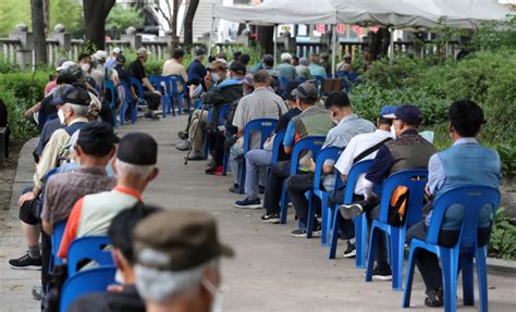 48년 뒤 한국인구 1400만명 준다고령인구 50 육박 네이트 뉴스