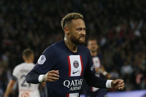 Neymar Volta A Jogar Ap S Meses Fora Psg Vence Amistoso