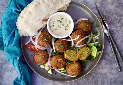 Falafel With Tahini Sauce SIMMER SAUCE