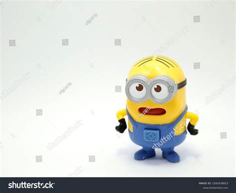 340 Minion Glasses Images, Stock Photos, and Vectors | Shutterstock