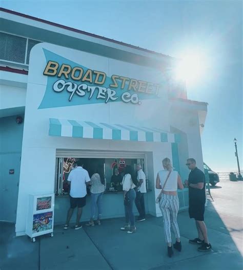 Broad Street Oyster Company Opens In Huntington Beach