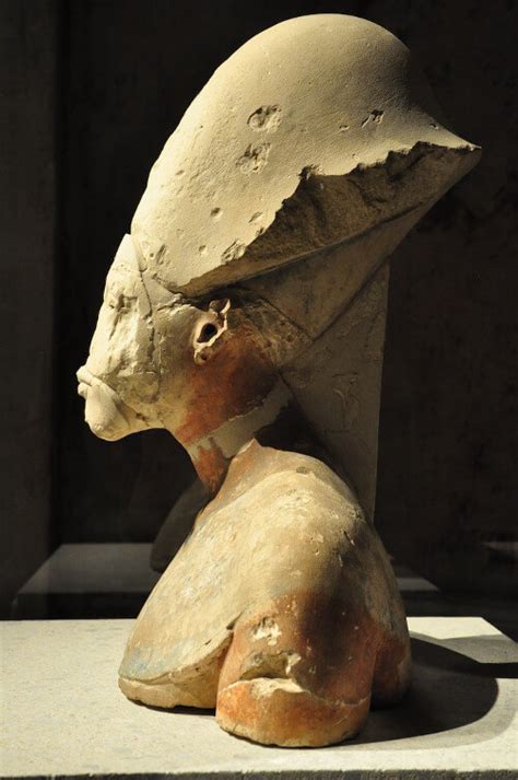 Busto Di Nefertiti A Berlino Neues Museum Arte Storia