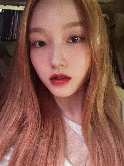 Loona Fab On Twitter Gowon Loona Fab Odd Eyes