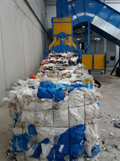 Single Ram Balers Techonology For Solid Waste Recycling Shear