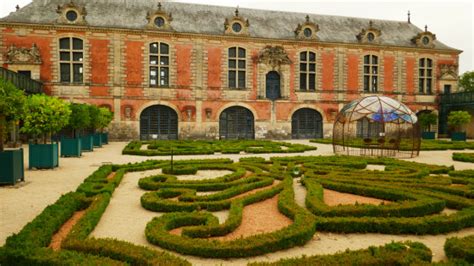 A faire Du moulin au pigeonnier en passant par l Orangerie à la Mothe