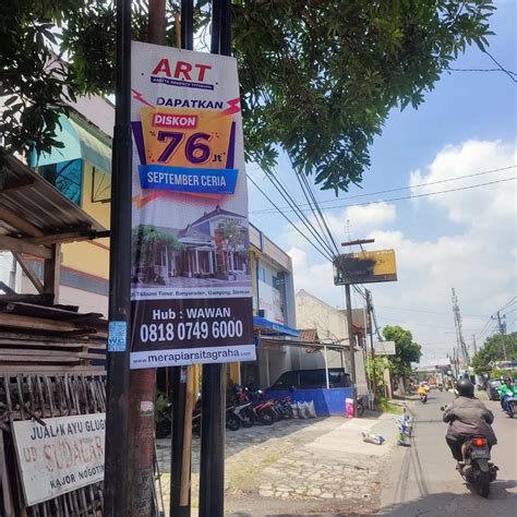 Jual CETAK BANNER TIANG PENUNJUK ARAH BANNER RONTEK POHON PINGGIR