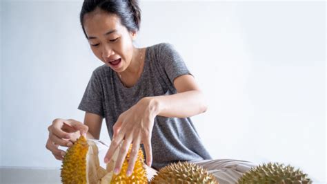 Musim Durian Makan Secukupnya Jika Tak Mau Alami 6 Hal Ini