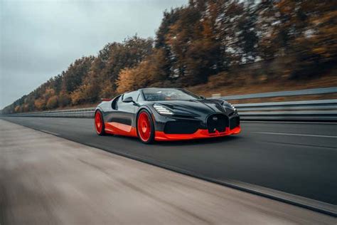 Watch The Bugatti W Mistral Set New Mph Roofless Top Speed Record