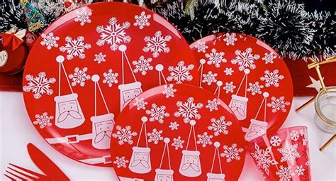 Amazon KIRE 150PCS Christmas Plastic Plates Dinnerware Santa