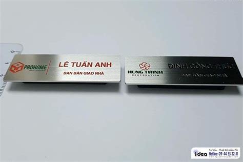 Làm bảng tên nhân viên inox trắng giá rẻ tại tp hcm.