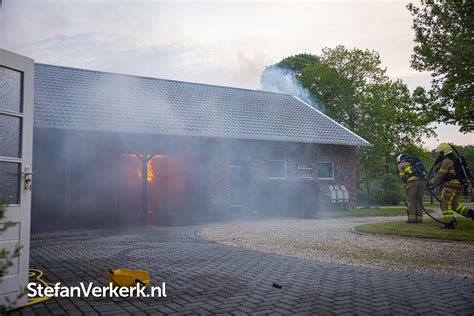 Uitslaande Brand Schuur Duivendansweg Wezep Foto S Stefan Verkerk