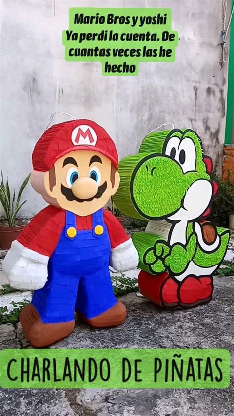 Mario Bross y Yoshi piñatas en 2D detalles en foamy realzado con