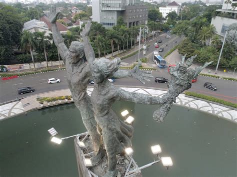 Monumen Selamat Datang POROS Pameran Seni Rupa Koleksi Nasional 3