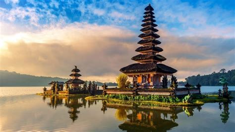 reasons  visit indonesia destination vacation  perfect days