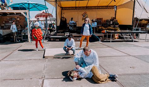 Wereld Van Wie De Veenfabriek Het Muziektheatergezelschap Van Leiden