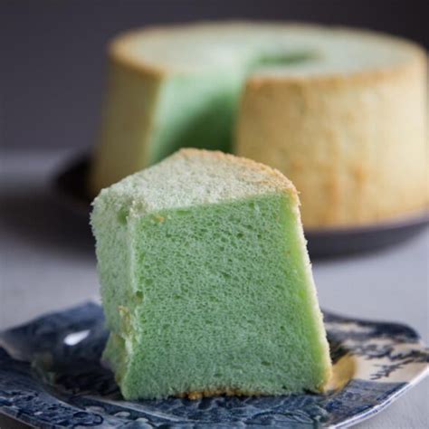 How To Make Soft And Fluffy Pandan Chiffon Cake Complete Guide