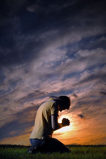 Praying On Knees Pictures | Download Free Images on Unsplash