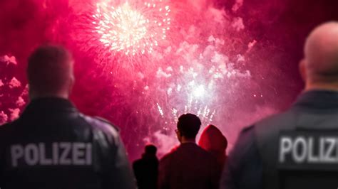 Polizei Zeigt Erh Hte Pr Senz An Silvester Regionalheute De