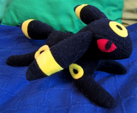 Umbreon Plushie by Niicchan on DeviantArt