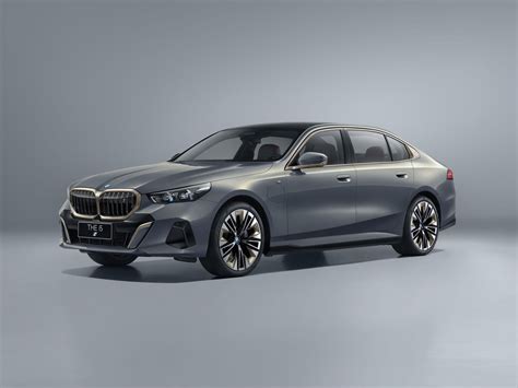 BMW Shows Off China's Stretched 5 Series Sedan As Sales Start