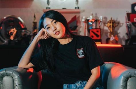 5 Artis Indonesia Yang Pernah Menjadi Brand Ambassador Tim Esports