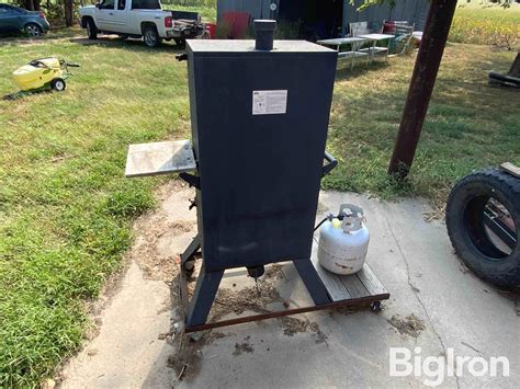 Smoke Hollow Wood Smoker Bigiron Auctions