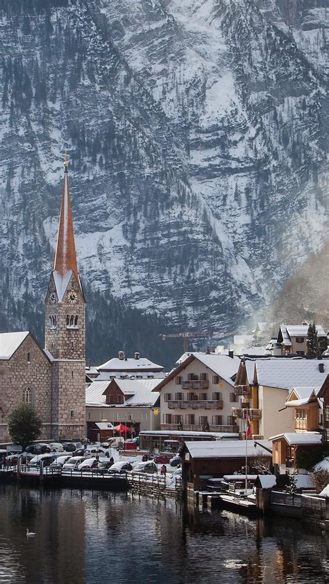 Hallstatt at winter - backiee