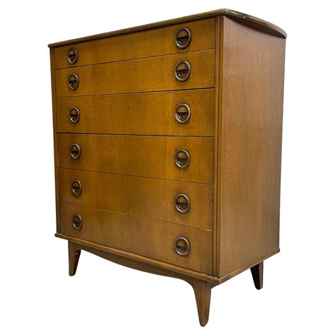 Mid Century Modern Walnut Dresser By Landstrom Furniture Co C 1960 S For Sale At 1stdibs