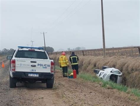 Despiste Y Vuelco De Un Auto En El Acceso De Comodoro Py Bragado Tv