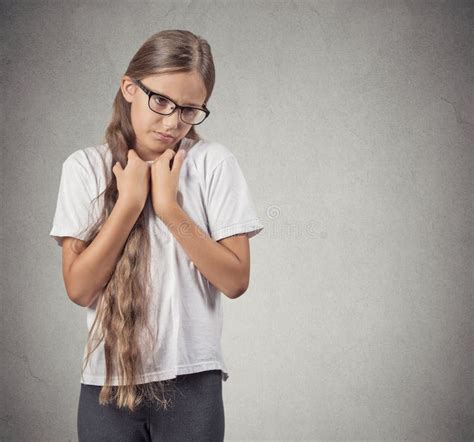 Fille Timide D Adolescent Photo Stock Image Du Glaces 47338564