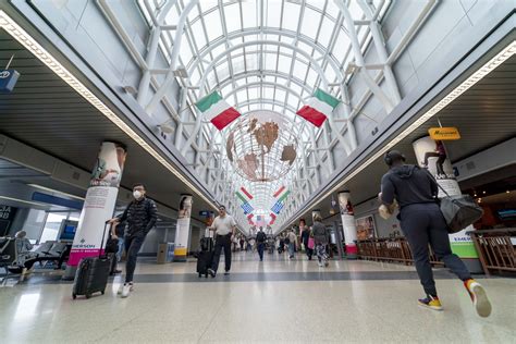 Chicago O’Hare Sells $1.8 Billion of Debt in Year’s Largest Airport ...