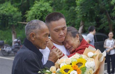 38年前大儿子被拐，今年中秋前夕这家人终于团圆 刘春 高良英 重庆