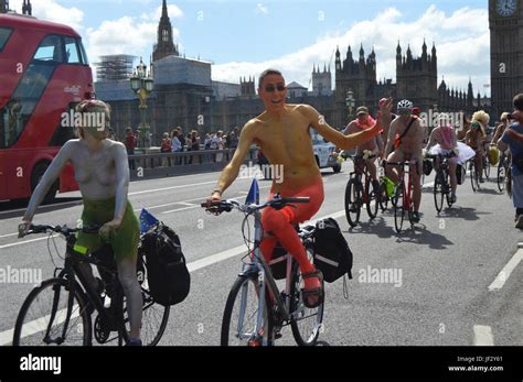 Stock Photo London UK 10 juin 2017 Relations sérieuses cyclists