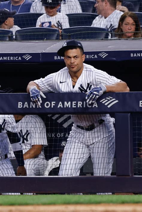 Giancarlo Stanton injury: Yankees star out at least a month