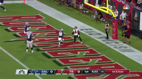 Tom Brady Throws His First Touchdown Pass Of The Nfl Season Youtube