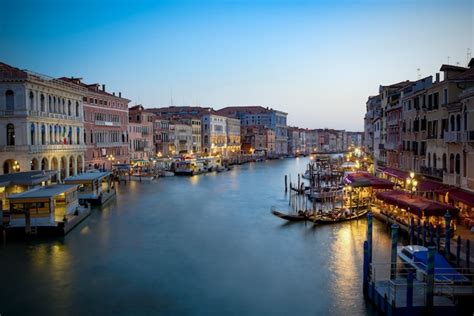 Premium Photo | Grand canal at night, venice