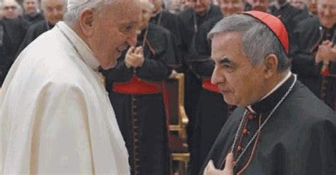 Papa Francesco Perdona Angelo Becciu Il Cardinale Reintegrato E