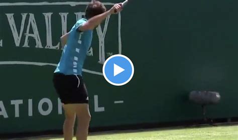 ATP Insolite Vidéos Gilles Simon met fin à un vieux mystère Je